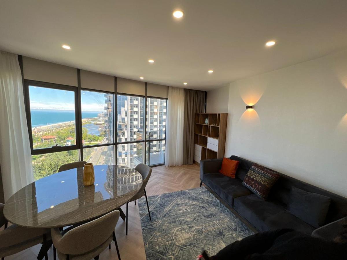 Aparthotel Holiday Lux Batumi Esterno foto