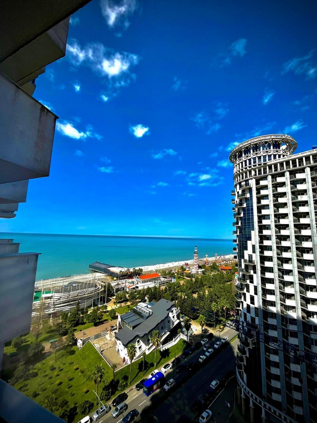Aparthotel Holiday Lux Batumi Esterno foto