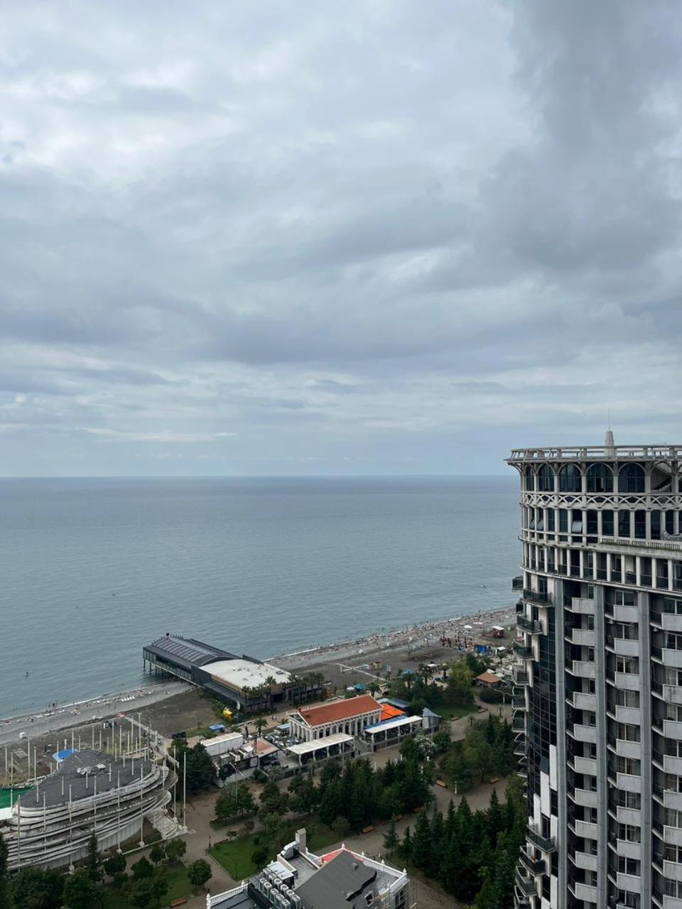 Aparthotel Holiday Lux Batumi Esterno foto