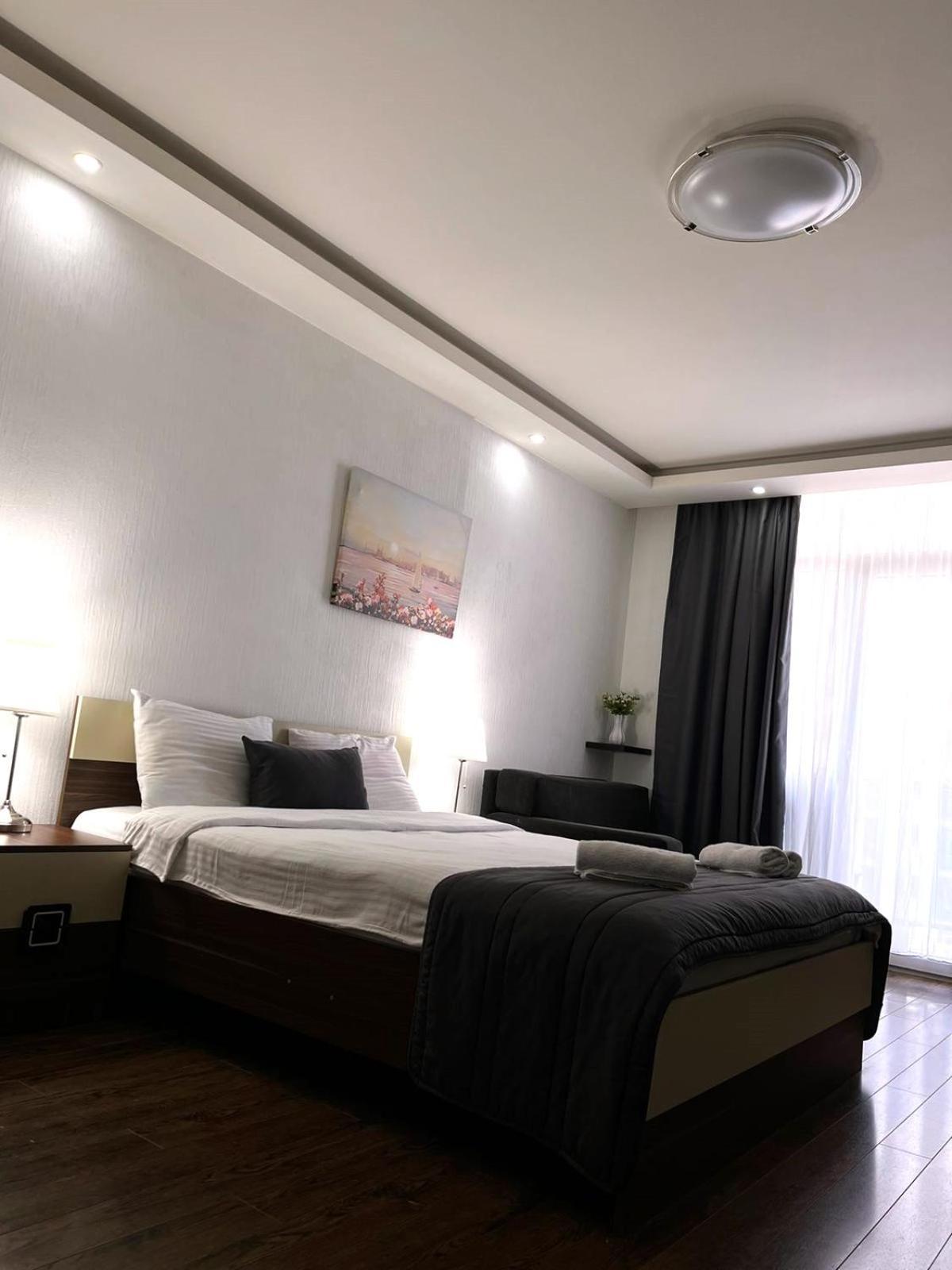 Aparthotel Holiday Lux Batumi Esterno foto