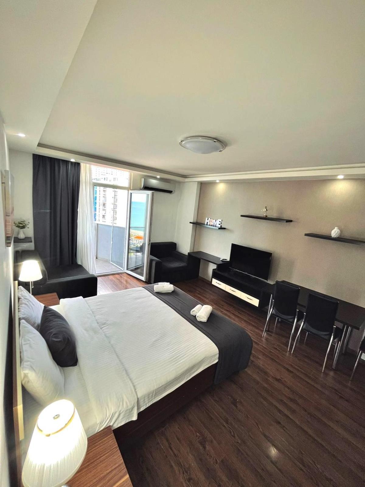 Aparthotel Holiday Lux Batumi Esterno foto