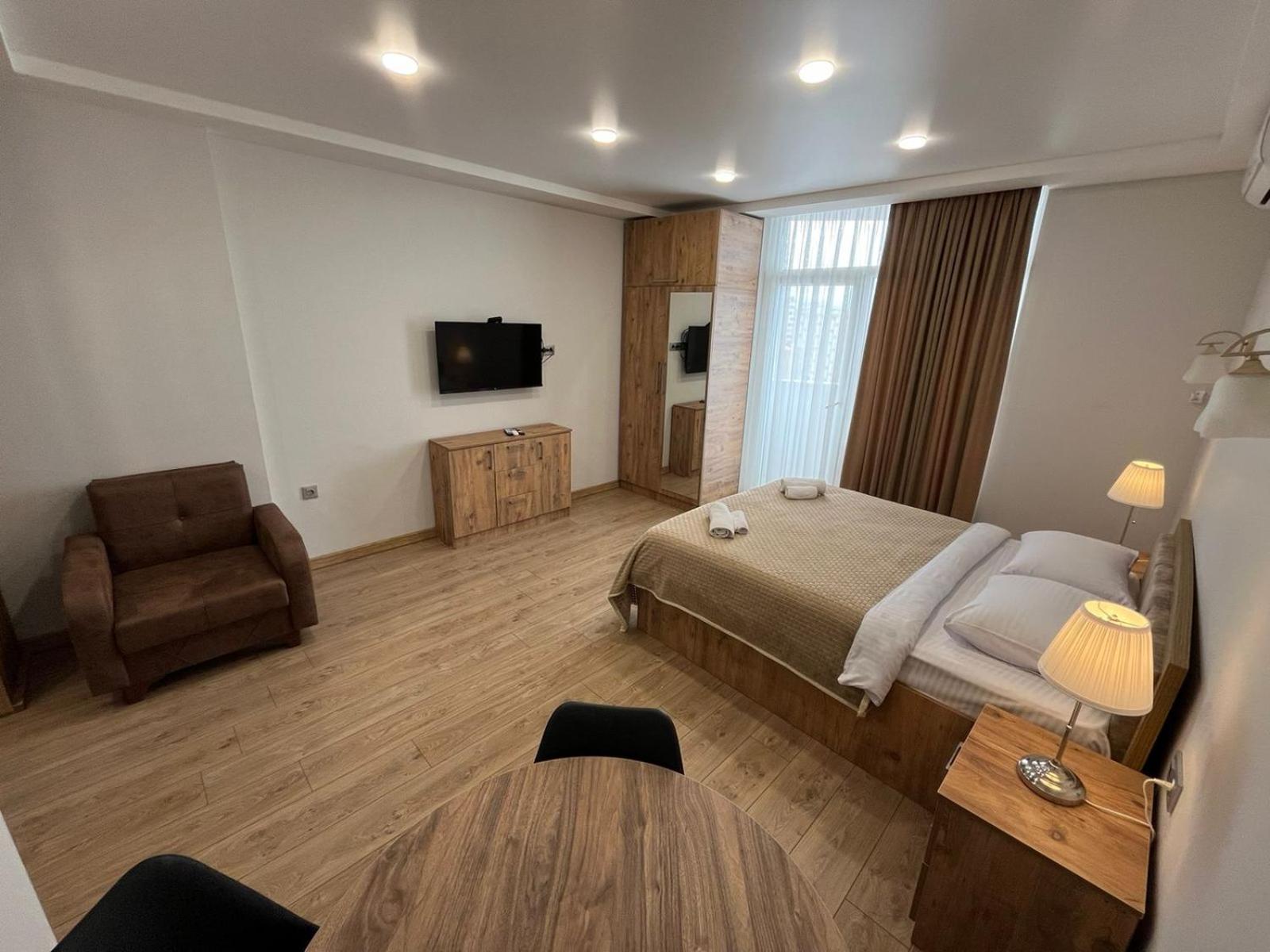 Aparthotel Holiday Lux Batumi Esterno foto