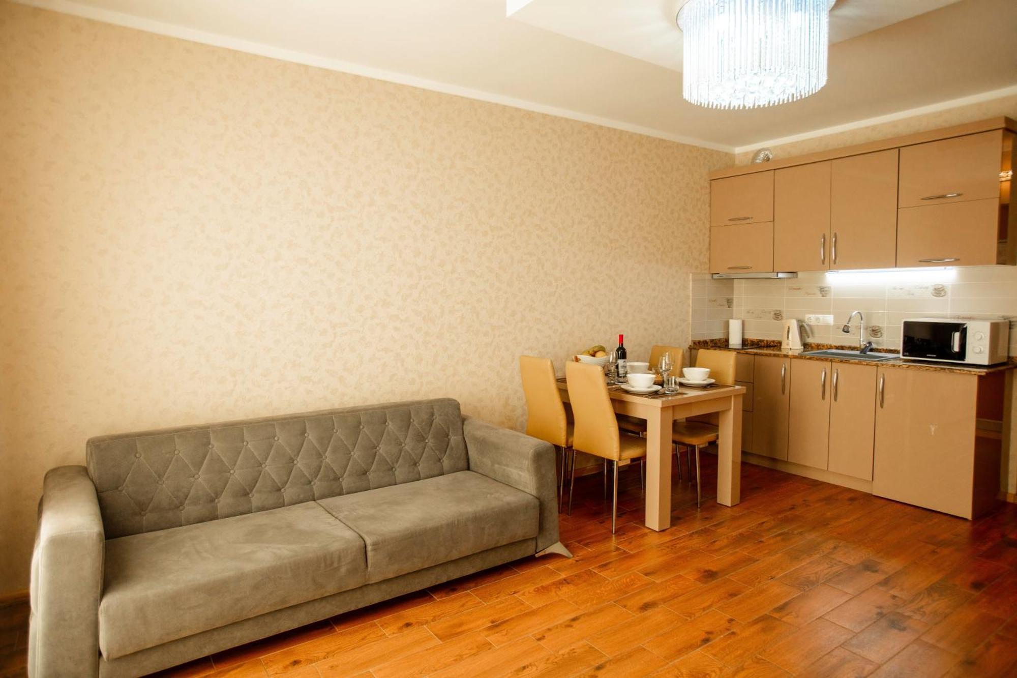 Aparthotel Holiday Lux Batumi Esterno foto
