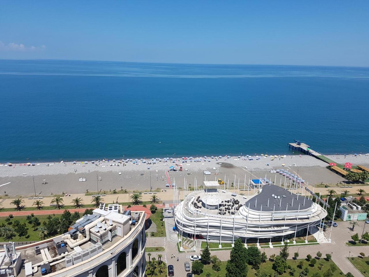 Aparthotel Holiday Lux Batumi Esterno foto